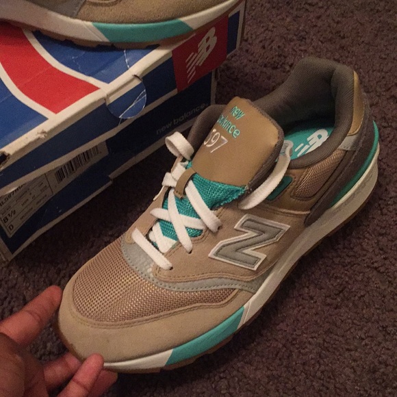 Men New Balance - Picture 2 of 4